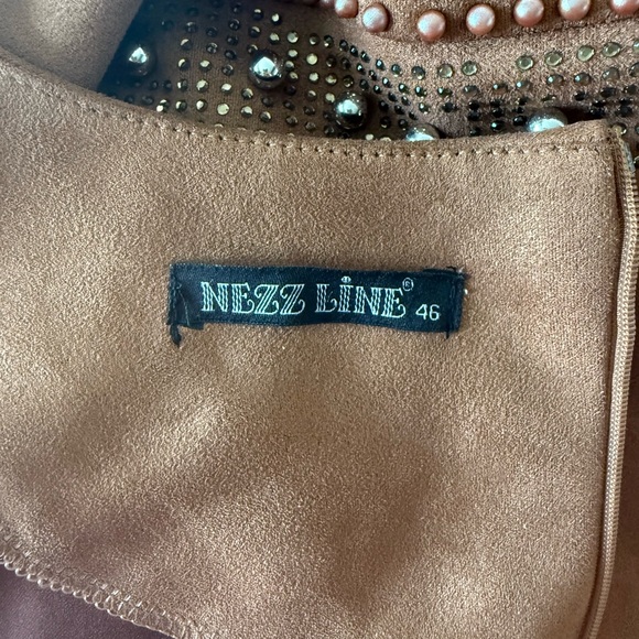 Elegant Asymmetrical Brown set - Picture 2 of 13